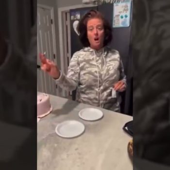 Woman Finds Bleach In Taco Bell Mild Sauce Packages!