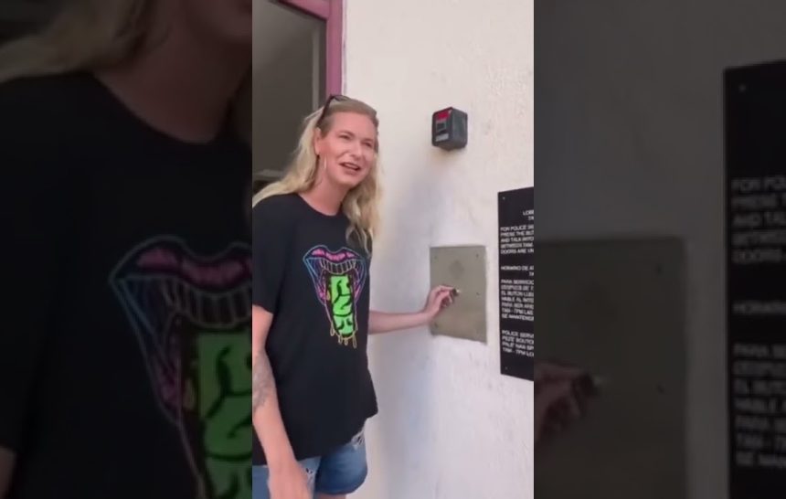 Calling For Service Down At West Palm Beach Police Department! #closedlobby